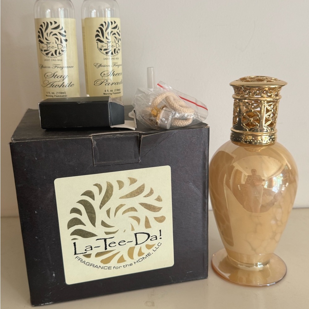 La-Tee-Da Fragrance Lamp Set with Gold Accents